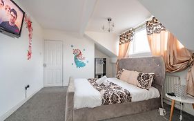 *Ra60G* For Your Most Relaxed & Cosy Stay + Free Parking + Free Fast Wifi *